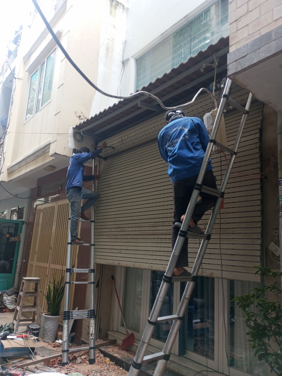 Cửa Cuốn Sài Gòn Door