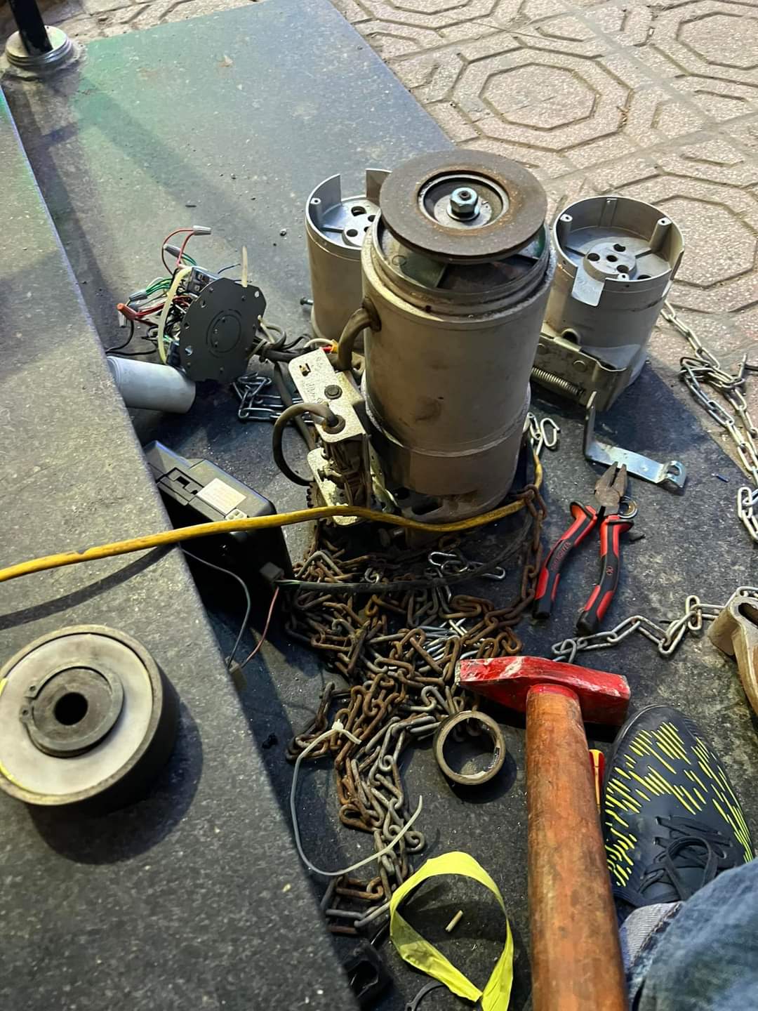 Cửa Cuốn Sài Gòn Door